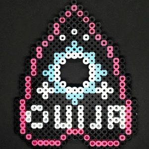 😻 One Perler Planchette 😻